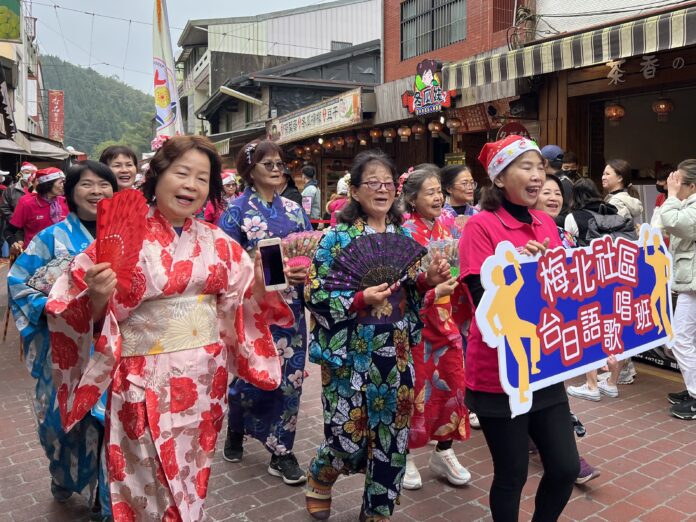 梅北社區台日語歌唱班隊伍（圖：交通部觀光署阿里山管理處）